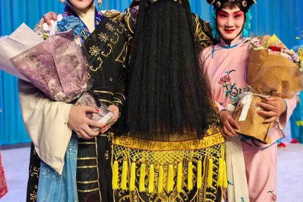 霸王别姬戏曲故事与十二生肖的关联解析