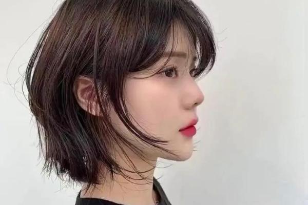 2026年7月女人理发前三天
