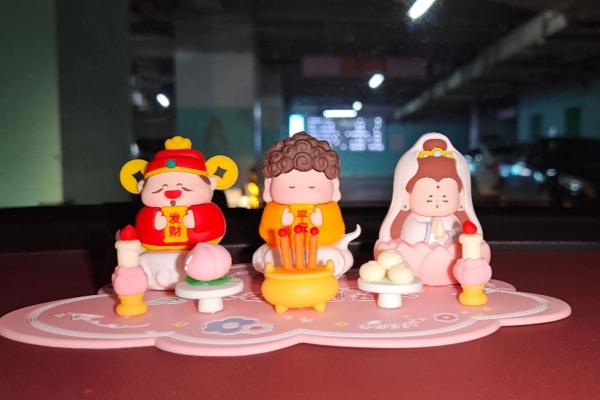 家里供观音和财神怎么摆放 财神和观音上下摆放顺序 家里供观音和财神怎么摆放 财神和观音上下摆放顺序
