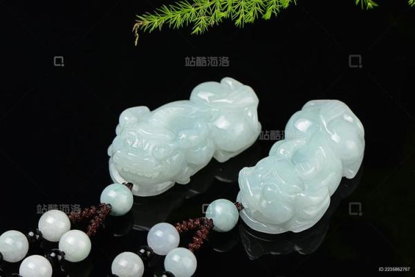 戴翡翠貔貅吊坠的讲究和忌讳 翡翠貔貅吊坠怎么开光才正确